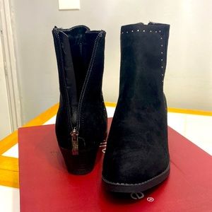 Nature Breeze boots size 8.